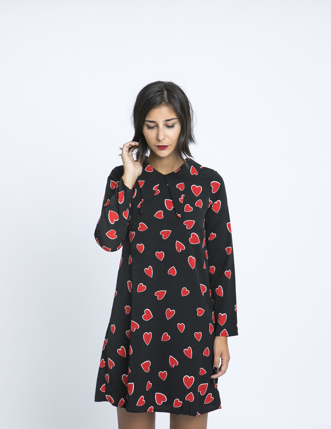 vestido corazones rojos