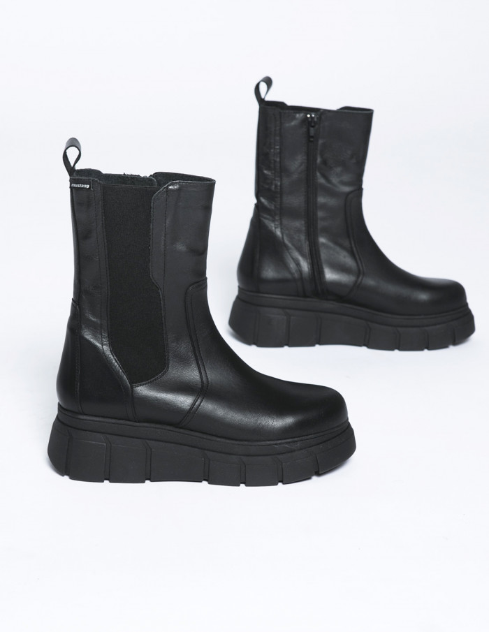 Comprar Botas Saturn de la Mustang en Sommes Demode