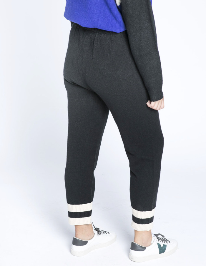pantalon jogger punto negro skatie sommes demode zaragoza