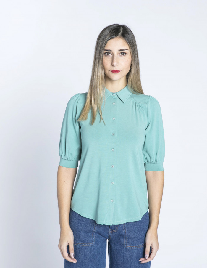 camisa turquesa