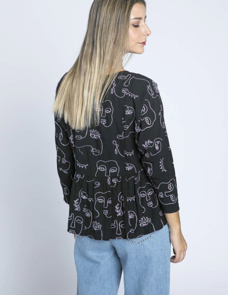 blusa negra faces bordada pepa loves sommes demode zaragoza