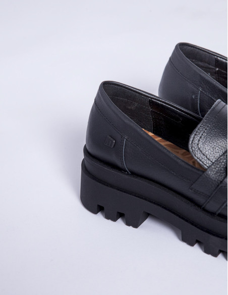 Comprar Mocasines negros Ruganito de marca Mustang en Sommes Demode