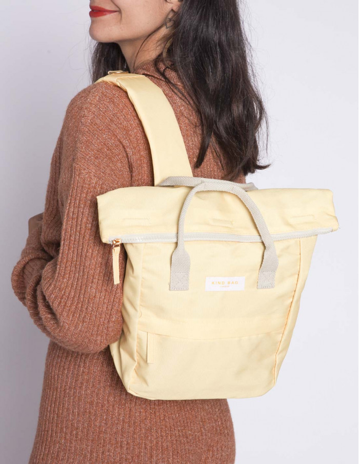 mochila hackney mini amarilla kind bag london sommes demode online