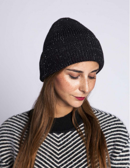 gorro negro detalle brillo victoria sommes demode zaragoza