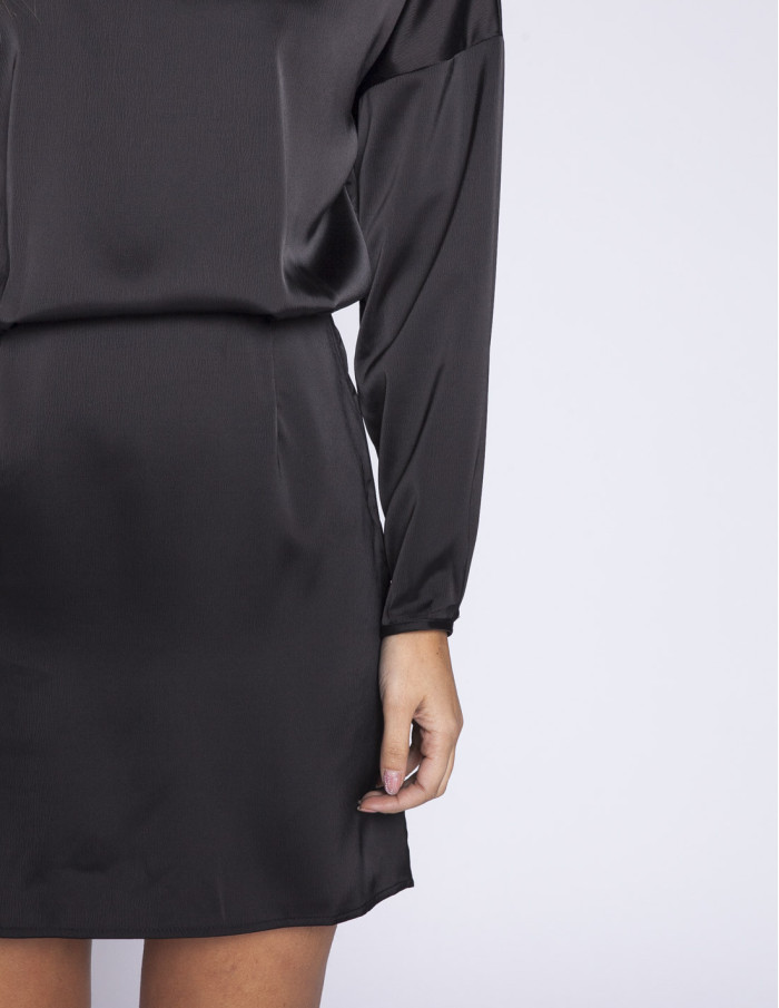 vestido corto satinado negro compañia fantastica sommes demode zaragoza