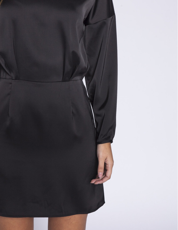 vestido corto satinado negro compañia fantastica sommes demode zaragoza
