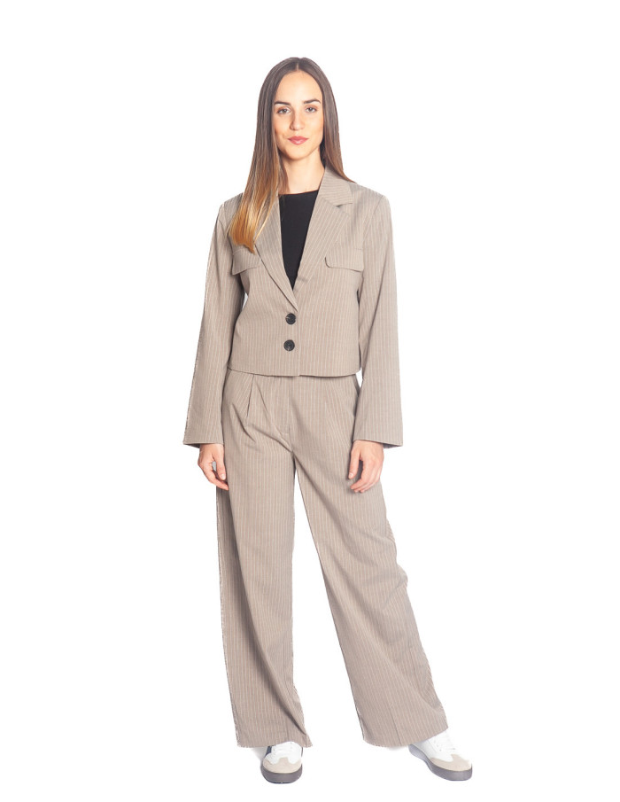 blazer crop beige raya diplomatica elotte byoung sommes demode zaragoza