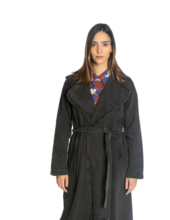 Gabardina denim color nero lavado Compañía Fantástica Sommes Demode Zaragoza