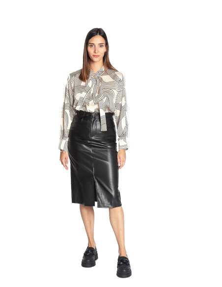 Comprar Falda midi negra efecto piel de marca Skatie en Sommes Demode