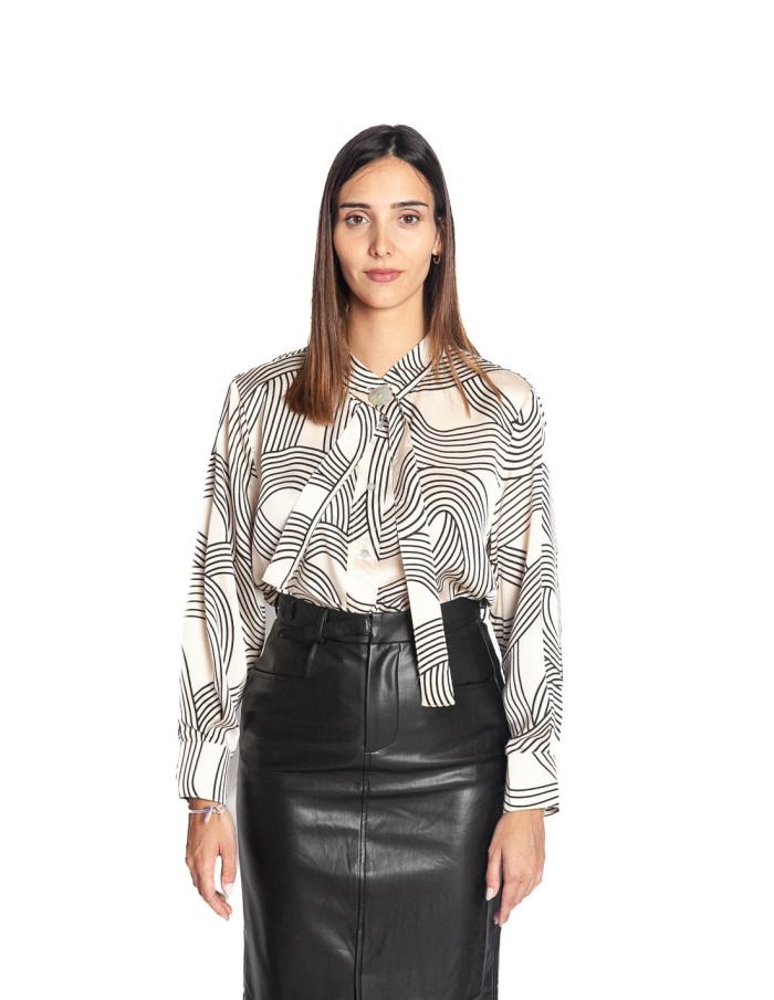 Comprar Falda midi negra efecto piel de marca Skatie en Sommes Demode