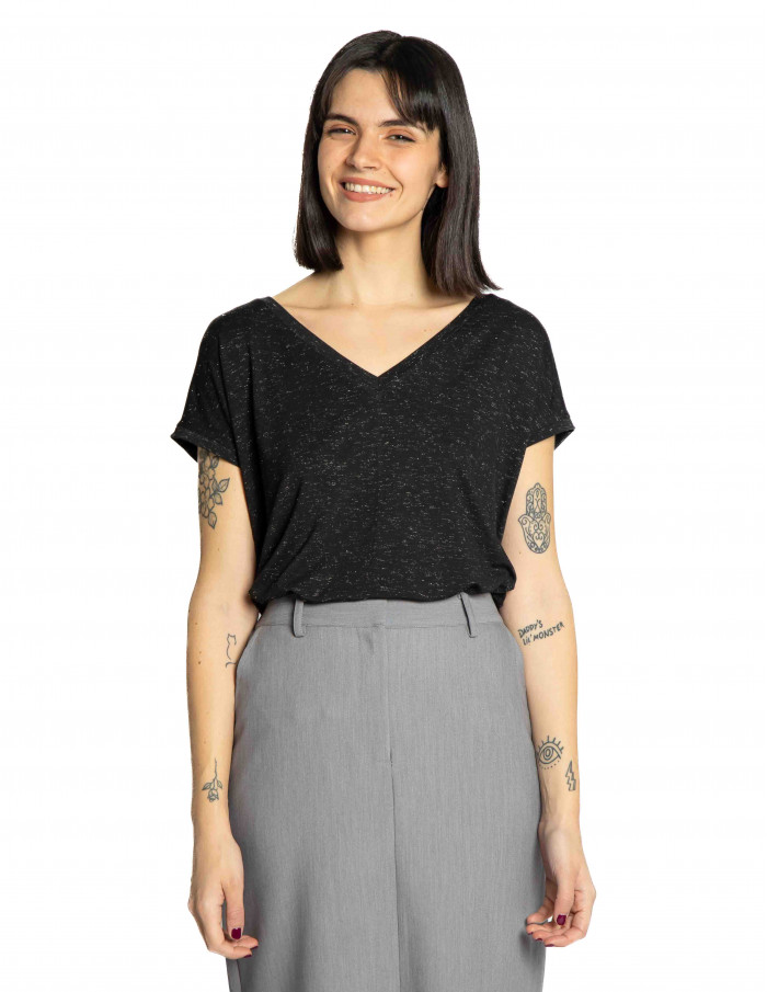 camiseta cuello pico negra rebel ichi sommes demode zaragoza