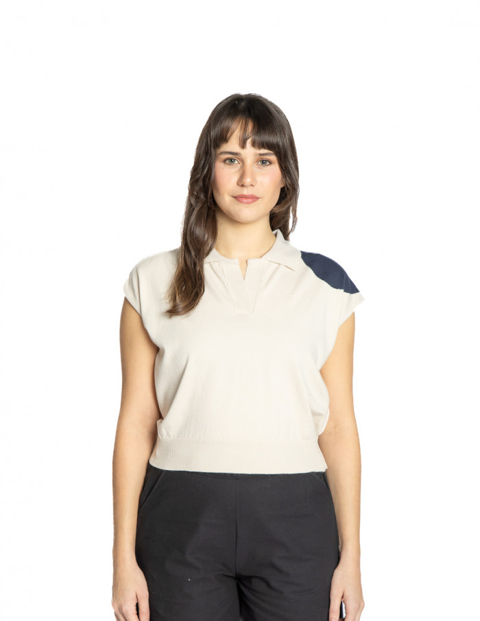 polo de punto color crudo con detalle navy pan sommes demode zaragoza