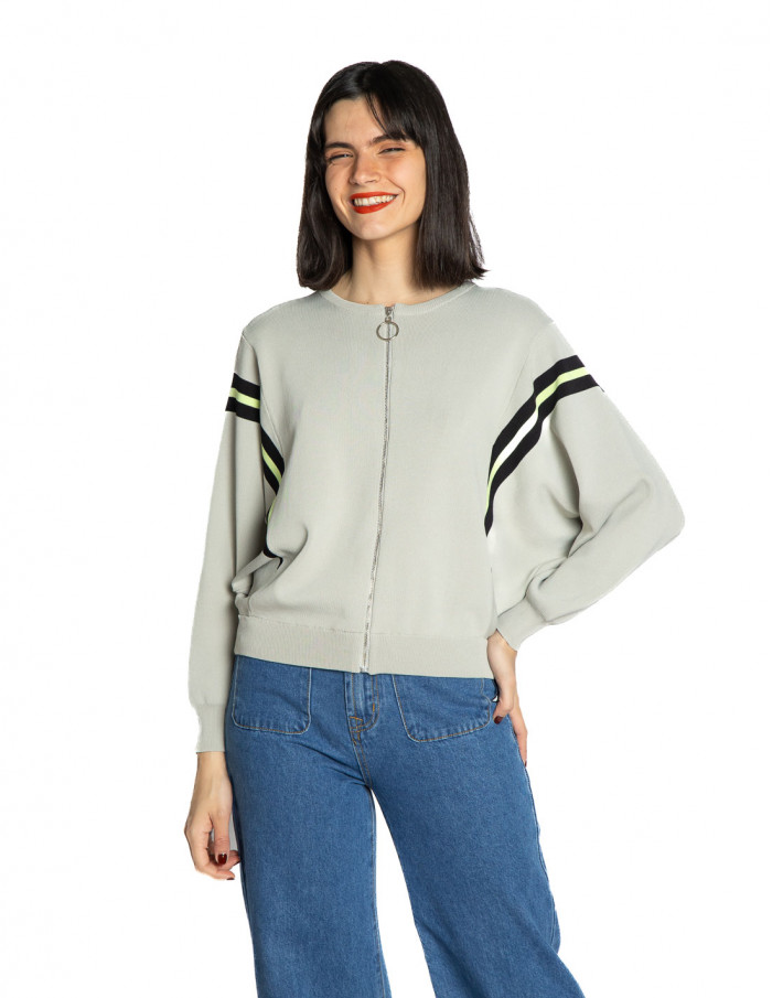 chaqueta cremallera gris contraste neon skatie sommes demode zaragoza