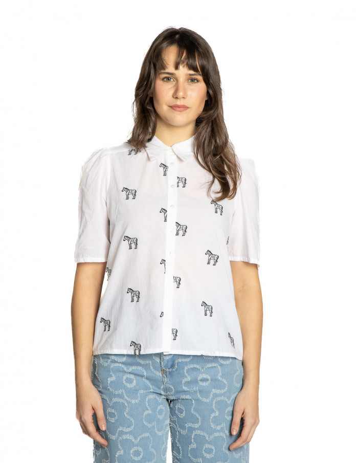 camisa blanca cebras bordadas compañia fantastica sommes demode zaragoza