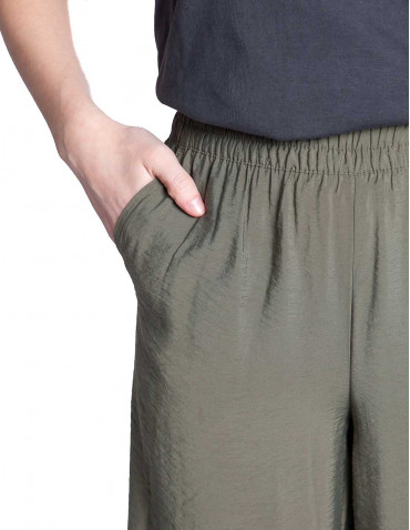 pantalon fluido crop caqui hailey byoung sommes demode zaragoza 2