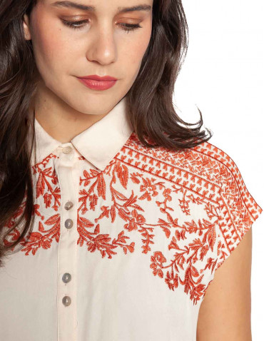 camisa beige bordado floral color teja meisie sommes demode zaragoza 2