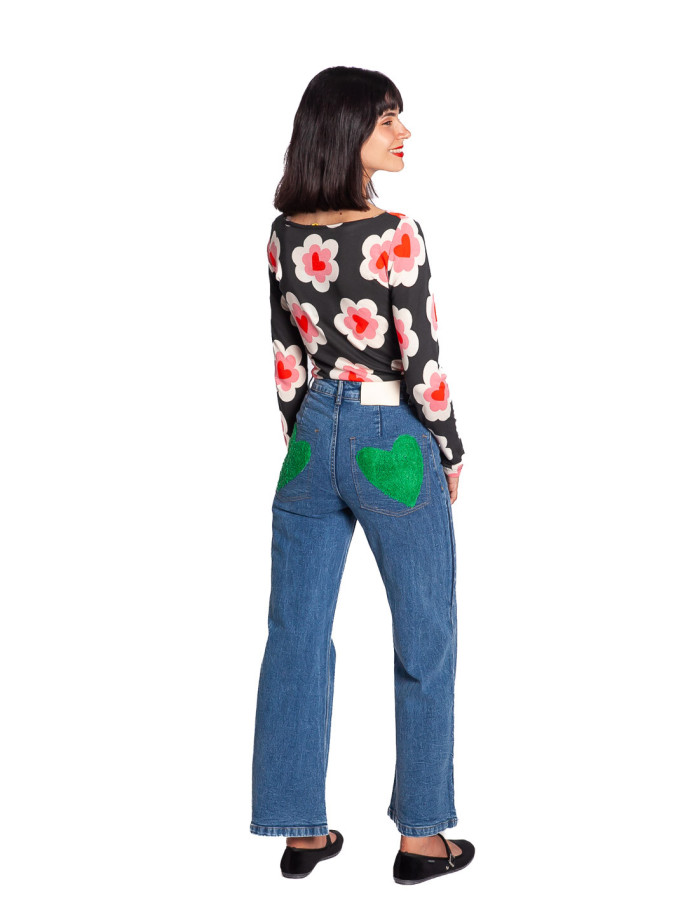 Pantalón denim azul con bordado corazon sommes demode zaragoza