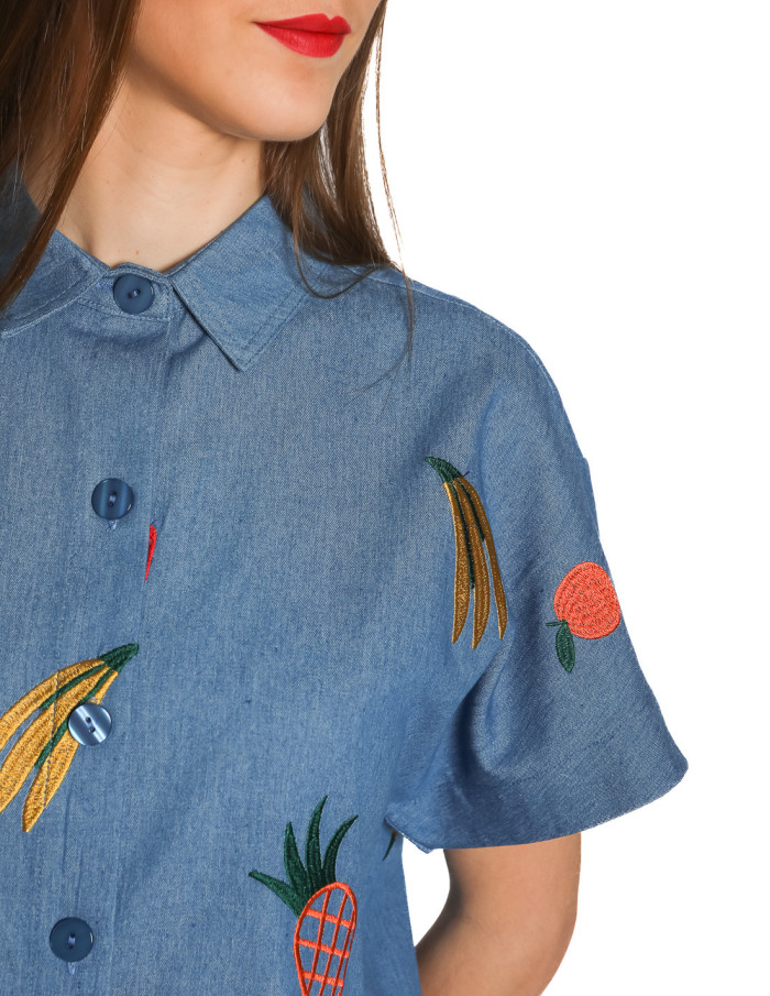 Camisa denim con bordados de frutas Pepa Loves Sommes Demode Zaragoza