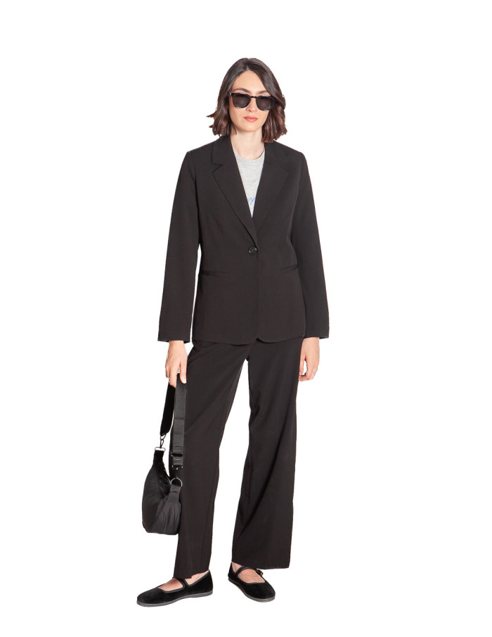 Blazer hombreras color negro Danta Byoung Sommes Demode Zaragoza