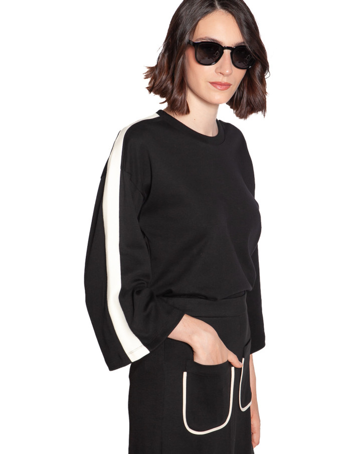 Camiseta negra detalle raya blanca Gebara Skfk Sommes Demode Zaragoza