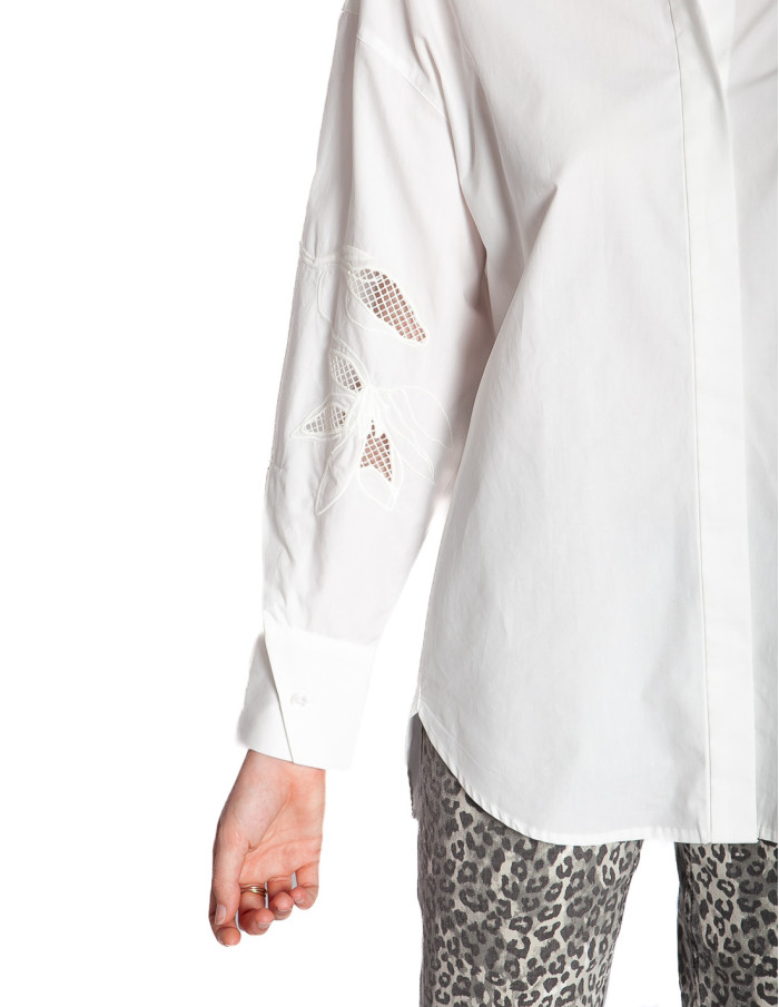 Camisa oversize blanca flores bordadas Spin Cks Sommes Demode Zaragoza