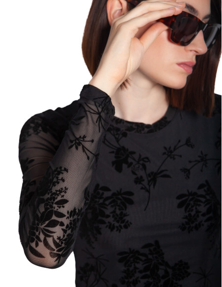 Top negro floral transparencias Rimesha Byoung Sommes Demode Zaragoza