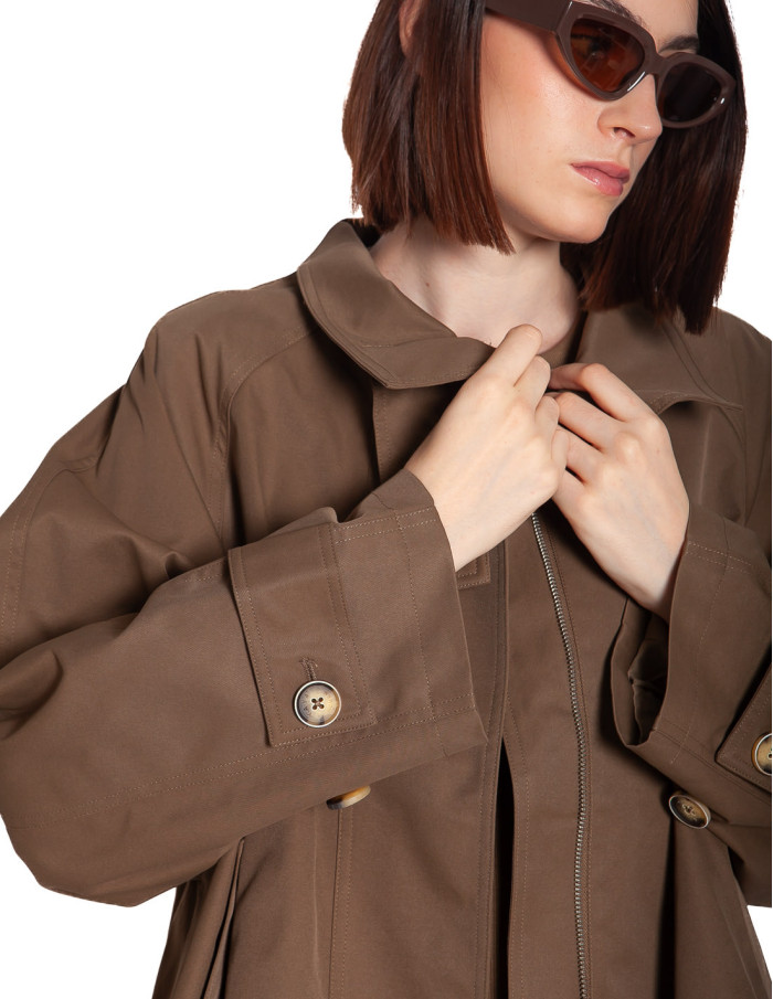 Gabardina marrón tipo capa con cuello chimenea Yaya Sommes Demode Zaragoza