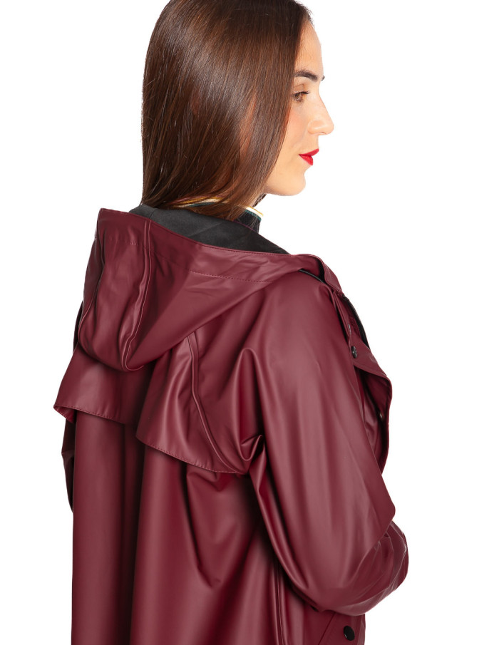 chubasquero efecto mate color burgundy  ichi sommes demode zaragoza