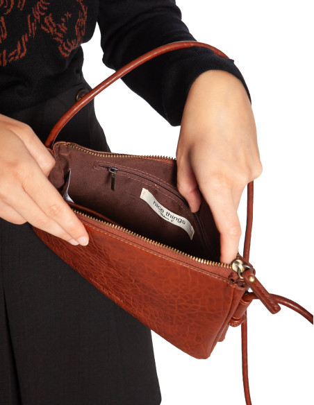 Comprar Bolso bandolera textura castaña Nice Things en Sommes Demode