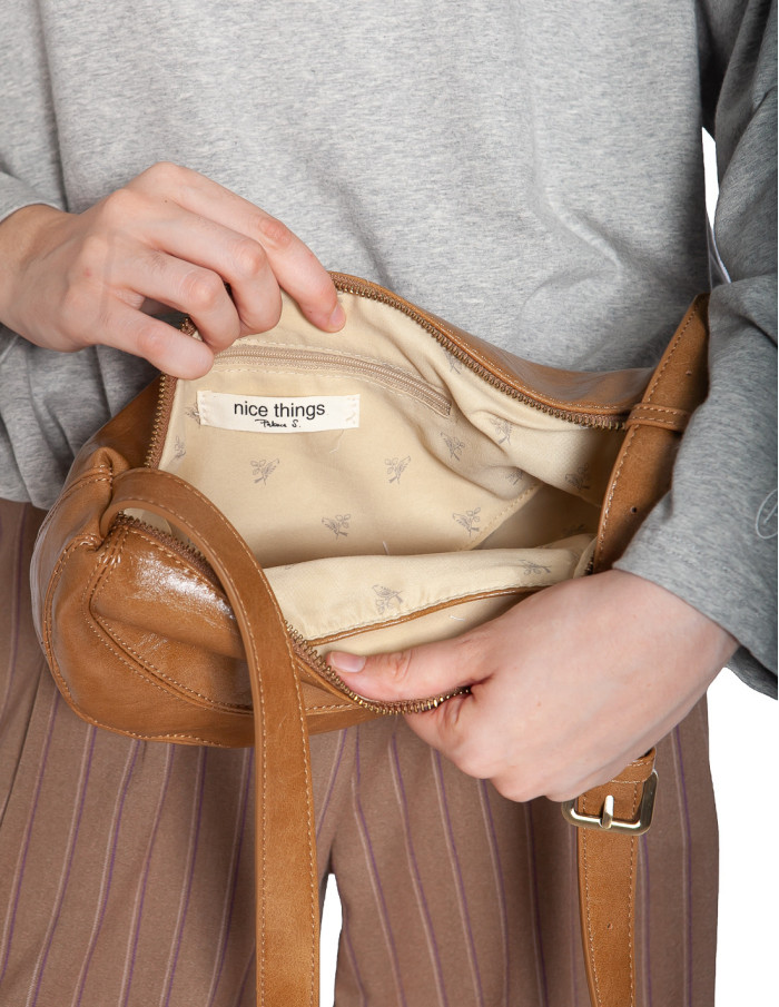 Bolso góndola irregular color ocre Nice Things Sommes Demode Zaragoza