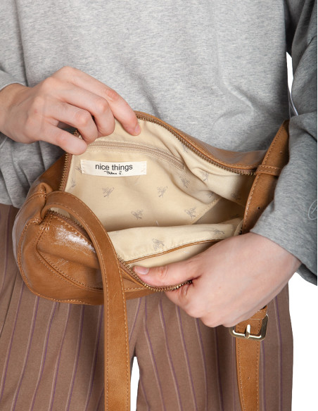 Bolso góndola irregular color ocre Nice Things Sommes Demode Zaragoza