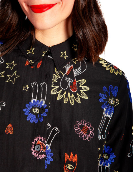 Camisa negra con bordados Love Pepa Loves Sommes Demode Zaragoza