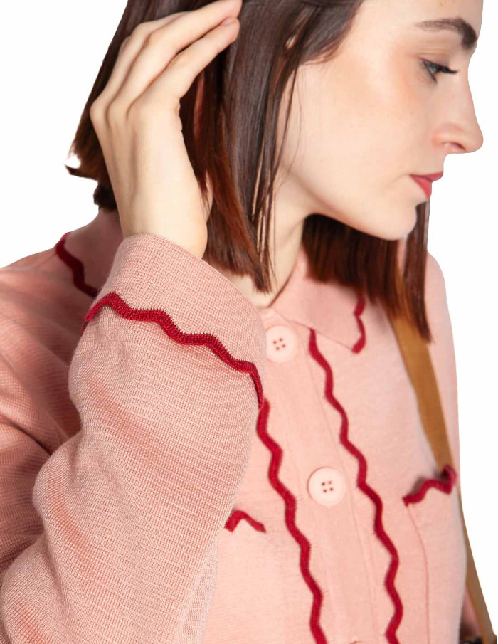 Cardigan rosa ribetes rojos Valiano Ange Sommes Demode Zaragoza