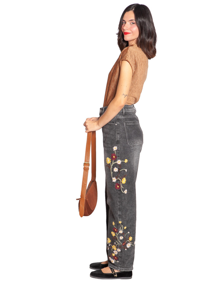 jeans barrel color gris flores bordadas pibri ange sommes demode zaragoza